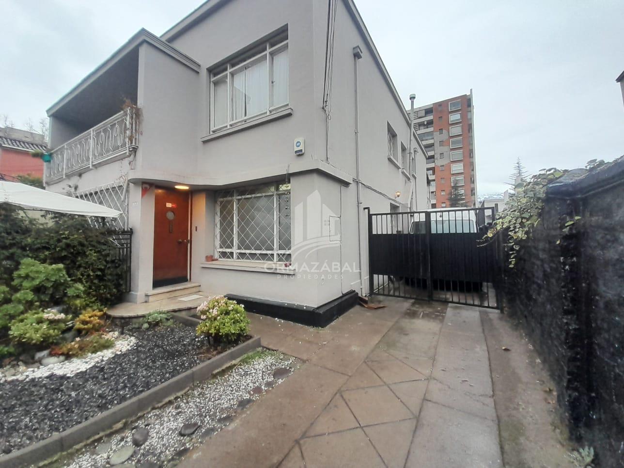 VENTA 2 CASAS AMPLIAS, LUMINOSAS 533 MTS2 EN CARMEN COBARRUBIAS, ÑUÑOA